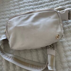 Elegant Cream Crossbody Bag
Lululemon